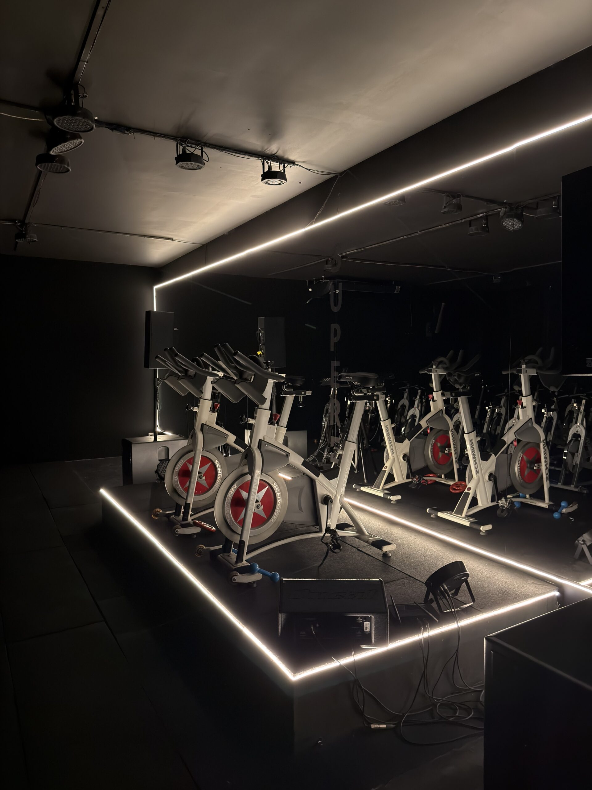 Aula de bike indoor Le Cycle